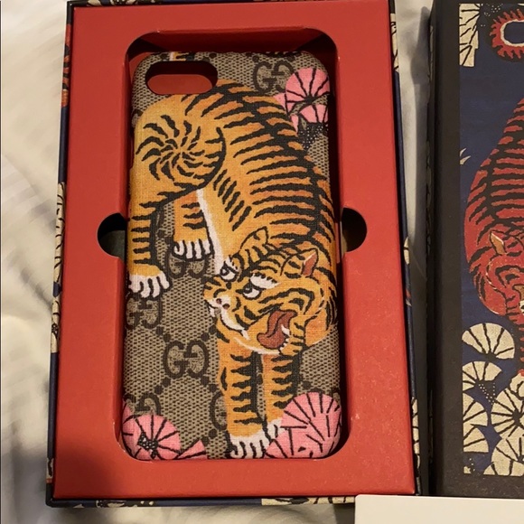GUCCI I PHONE 6, 7, & 8 PHONE CASE NWT - Picture 11 of 16